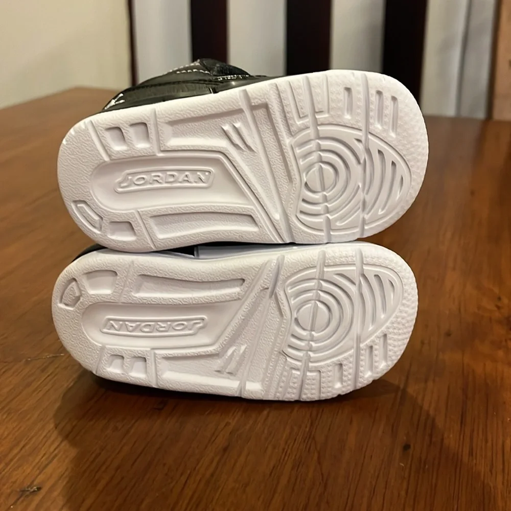 MISMATCHED Nike Jordan 97 BT Shoes Sneakers Left Size 5C Right Size 4C toddlers